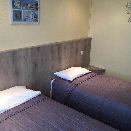 Hotel & Restaurant Le Cardinal Poix-de-Picardie Εξωτερικό φωτογραφία