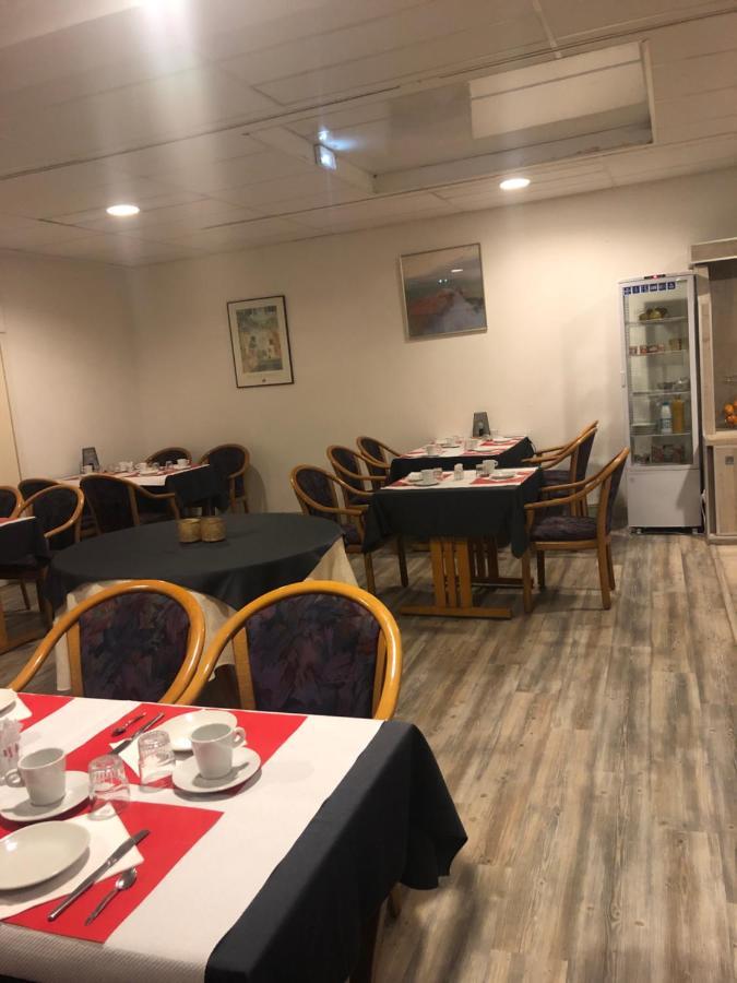 Hotel & Restaurant Le Cardinal Poix-de-Picardie Εξωτερικό φωτογραφία