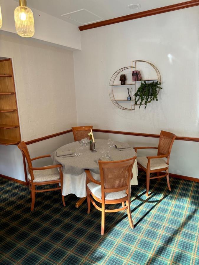 Hotel & Restaurant Le Cardinal Poix-de-Picardie Εξωτερικό φωτογραφία