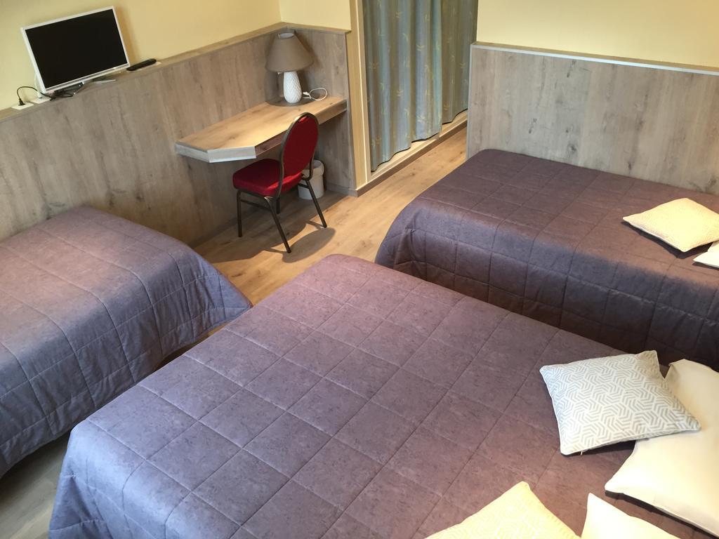 Hotel & Restaurant Le Cardinal Poix-de-Picardie Εξωτερικό φωτογραφία
