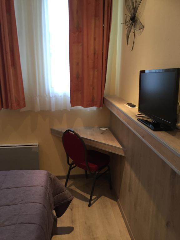 Hotel & Restaurant Le Cardinal Poix-de-Picardie Εξωτερικό φωτογραφία
