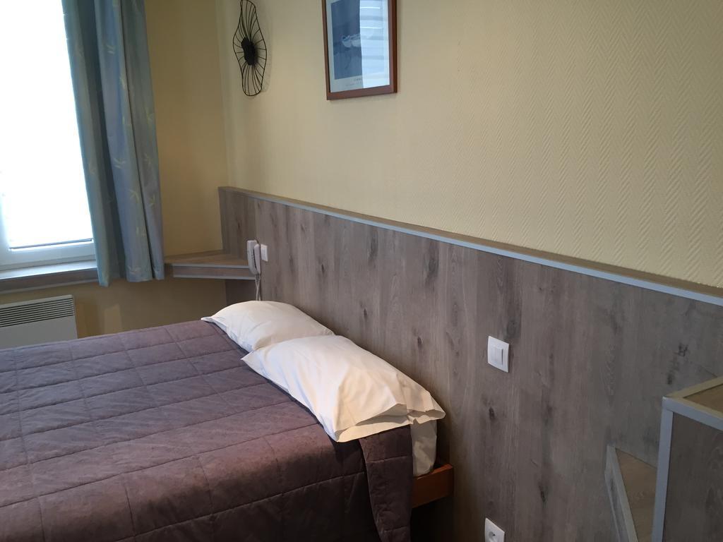Hotel & Restaurant Le Cardinal Poix-de-Picardie Εξωτερικό φωτογραφία